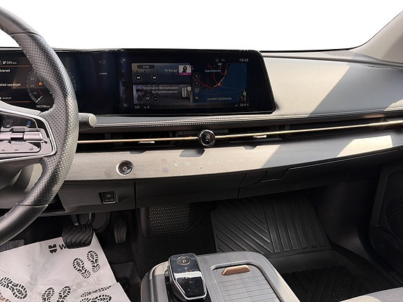 Nissan Ariya 9 of 13