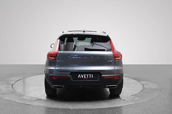 Volvo XC40 5 of 5