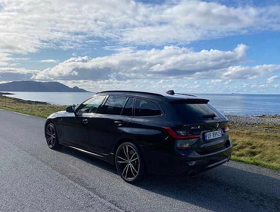 BMW 330e 2 of 5