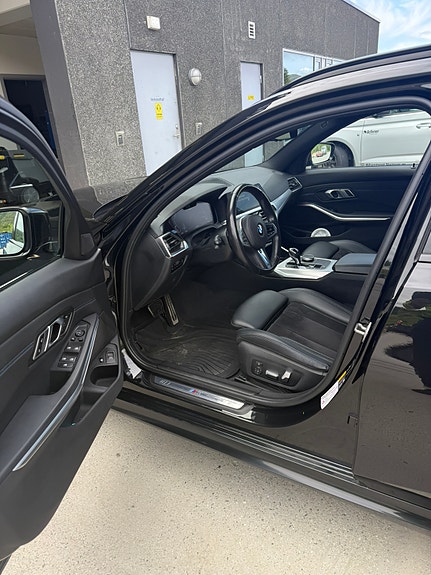 BMW 330e 6 of 24