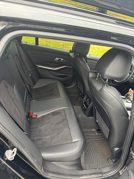 BMW 330e 11 of 24