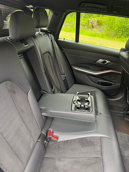BMW 330e 13 of 24