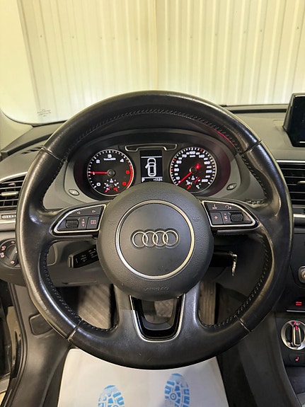 Audi Q3 18 of 23