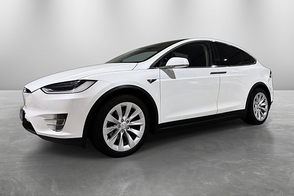 Tesla Model X 2 of 30