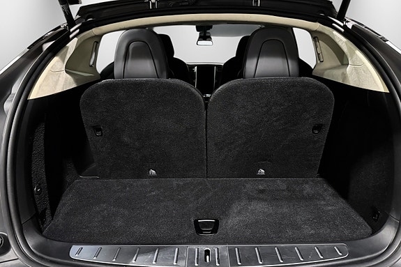 Tesla Model X 29 of 30
