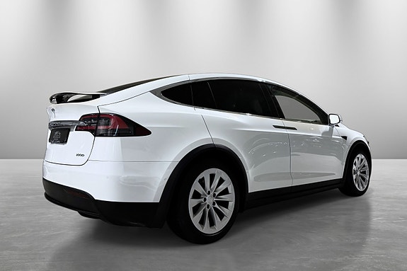 Tesla Model X 8 of 30