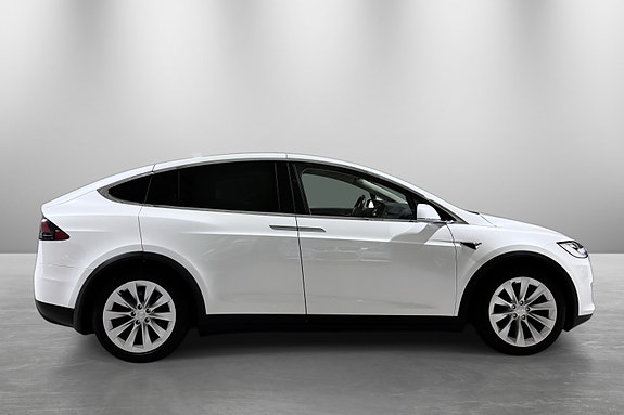 Tesla Model X 9 of 30