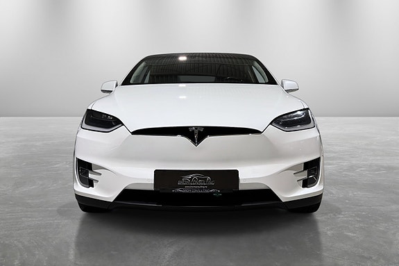 Tesla Model X 12 of 30
