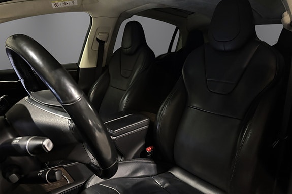 Tesla Model X 19 of 30