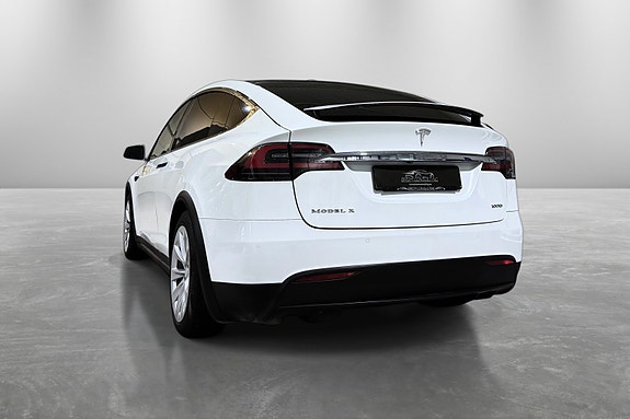 Tesla Model X 5 of 30