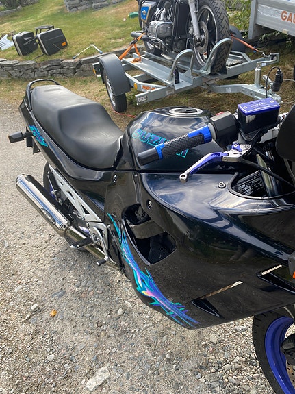 Suzuki GSX 750 F 2 of 26