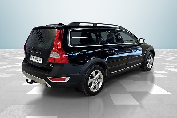 Volvo XC70 2 of 5