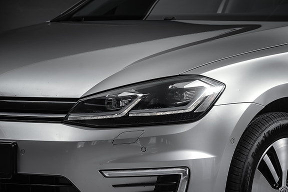 Volkswagen e-Golf VII 4 of 5