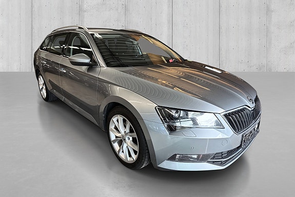 Skoda Superb 2 of 5