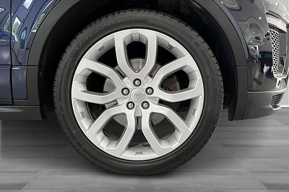 Land Rover Range Rover Evoque 24 of 29