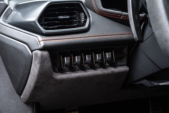 Lamborghini Huracan 27 of 29