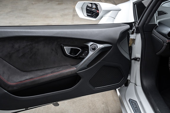 Lamborghini Huracan 15 of 29