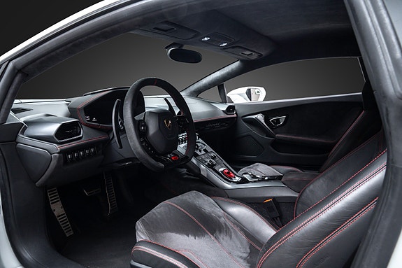 Lamborghini Huracan 17 of 29