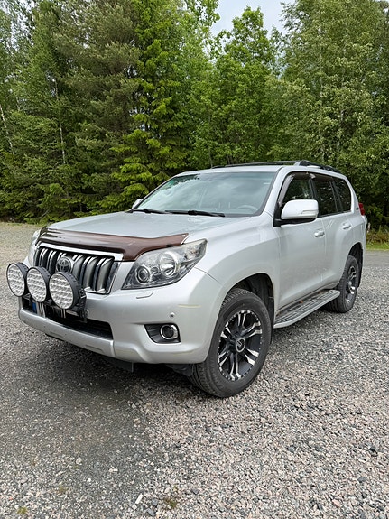 Toyota Land Cruiser 4 of 5