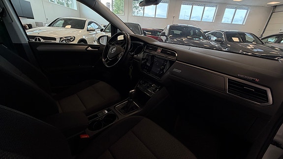 Volkswagen Touran 23 of 27