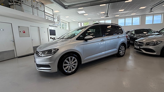 Volkswagen Touran 9 of 27