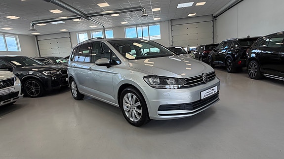 Volkswagen Touran 2 of 27