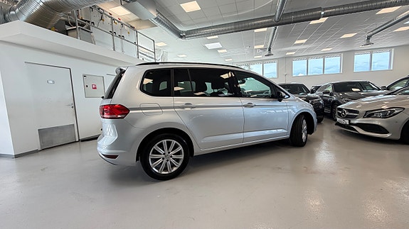 Volkswagen Touran 12 of 27