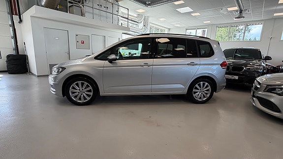 Volkswagen Touran 11 of 27