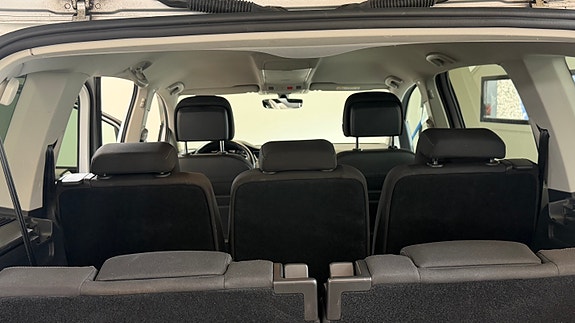 Volkswagen Touran 27 of 27
