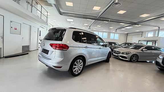 Volkswagen Touran 15 of 27