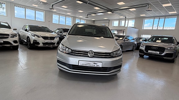 Volkswagen Touran 6 of 27