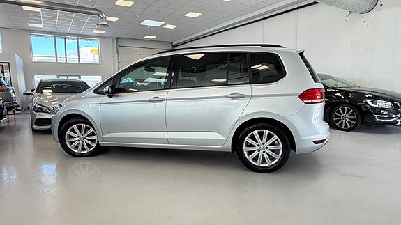 Volkswagen Touran 17 of 27