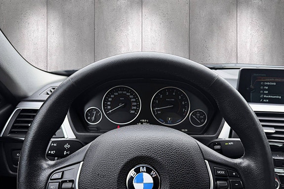 BMW 330e 11 of 22