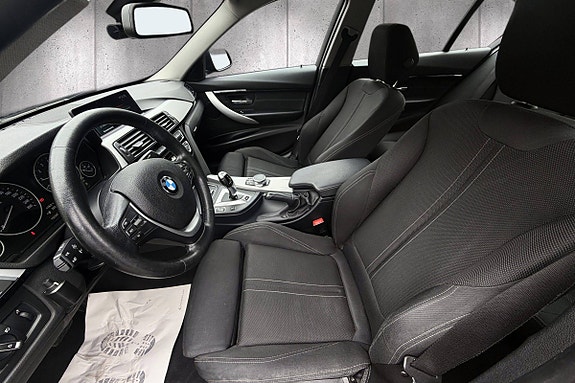 BMW 330e 16 of 22