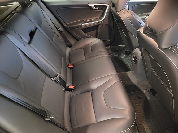 Volvo V60 19 of 30