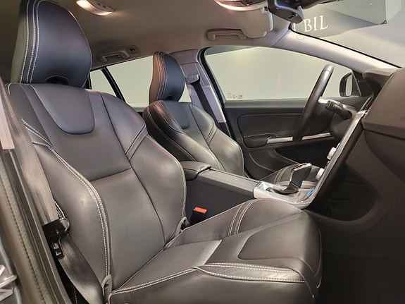 Volvo V60 14 of 30