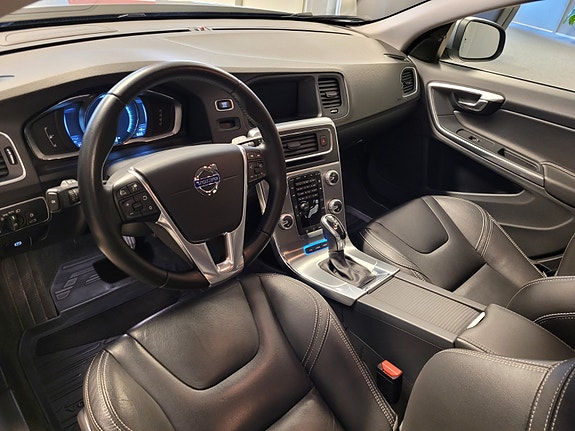 Volvo V60 23 of 30
