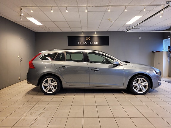 Volvo V60 4 of 30