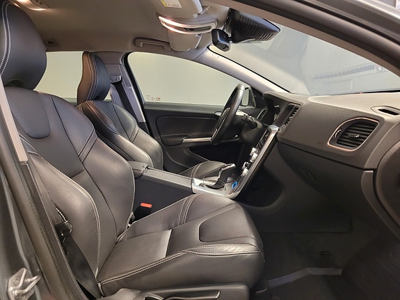 Volvo V60 13 of 30