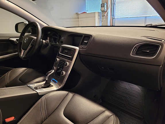 Volvo V60 15 of 30