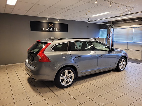 Volvo V60 5 of 30