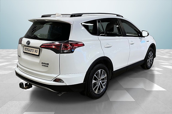 Toyota RAV4 3 of 5