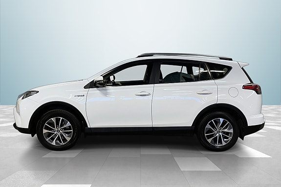 Toyota RAV4 4 of 5