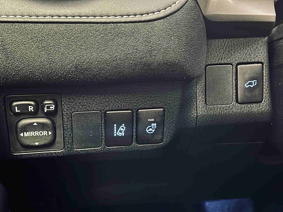 Toyota RAV4 15 of 27