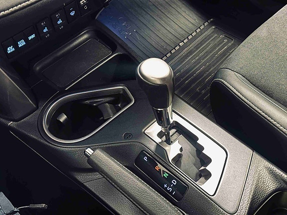 Toyota RAV4 22 of 27