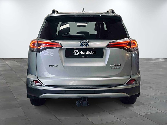 Toyota RAV4 5 of 27