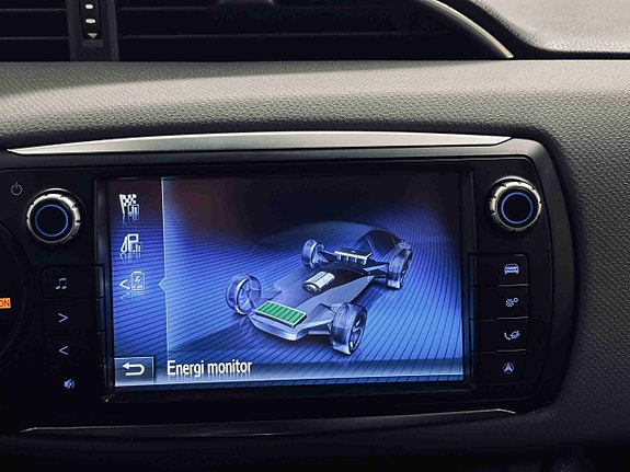 Toyota Yaris 22 of 27