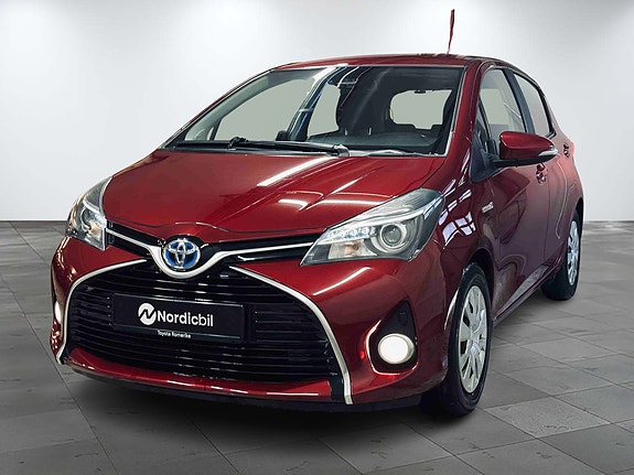 Toyota Yaris 3 of 5