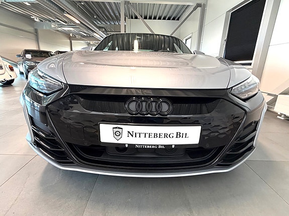 Audi e-tron GT 9 of 17