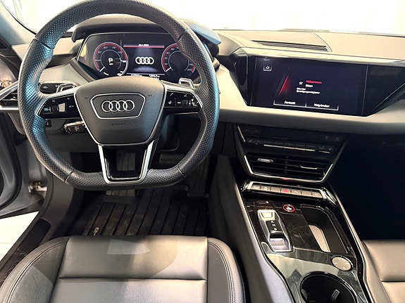 Audi e-tron GT 13 of 17